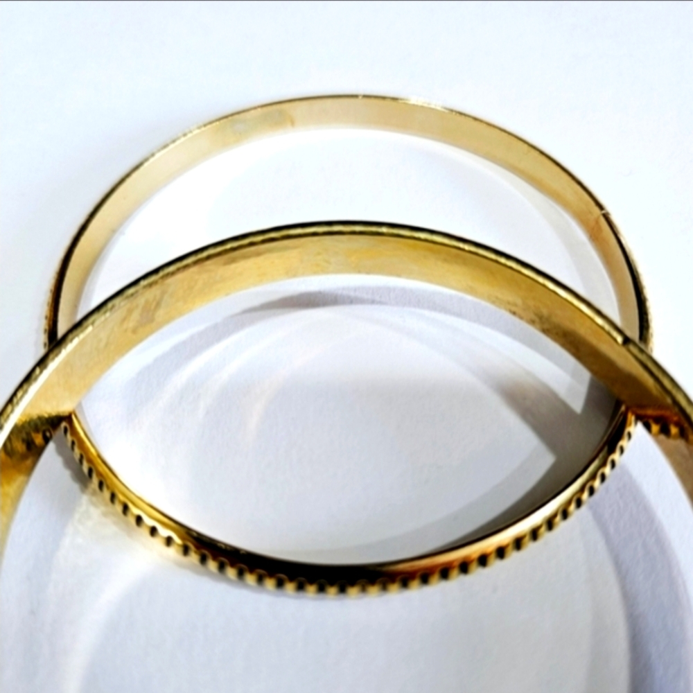 Two Gold Bangle Bracelets - Picture 9 of 10